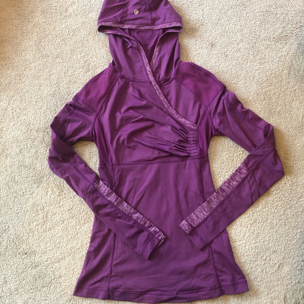 Lululemon long sleeve light weight crossover shirt